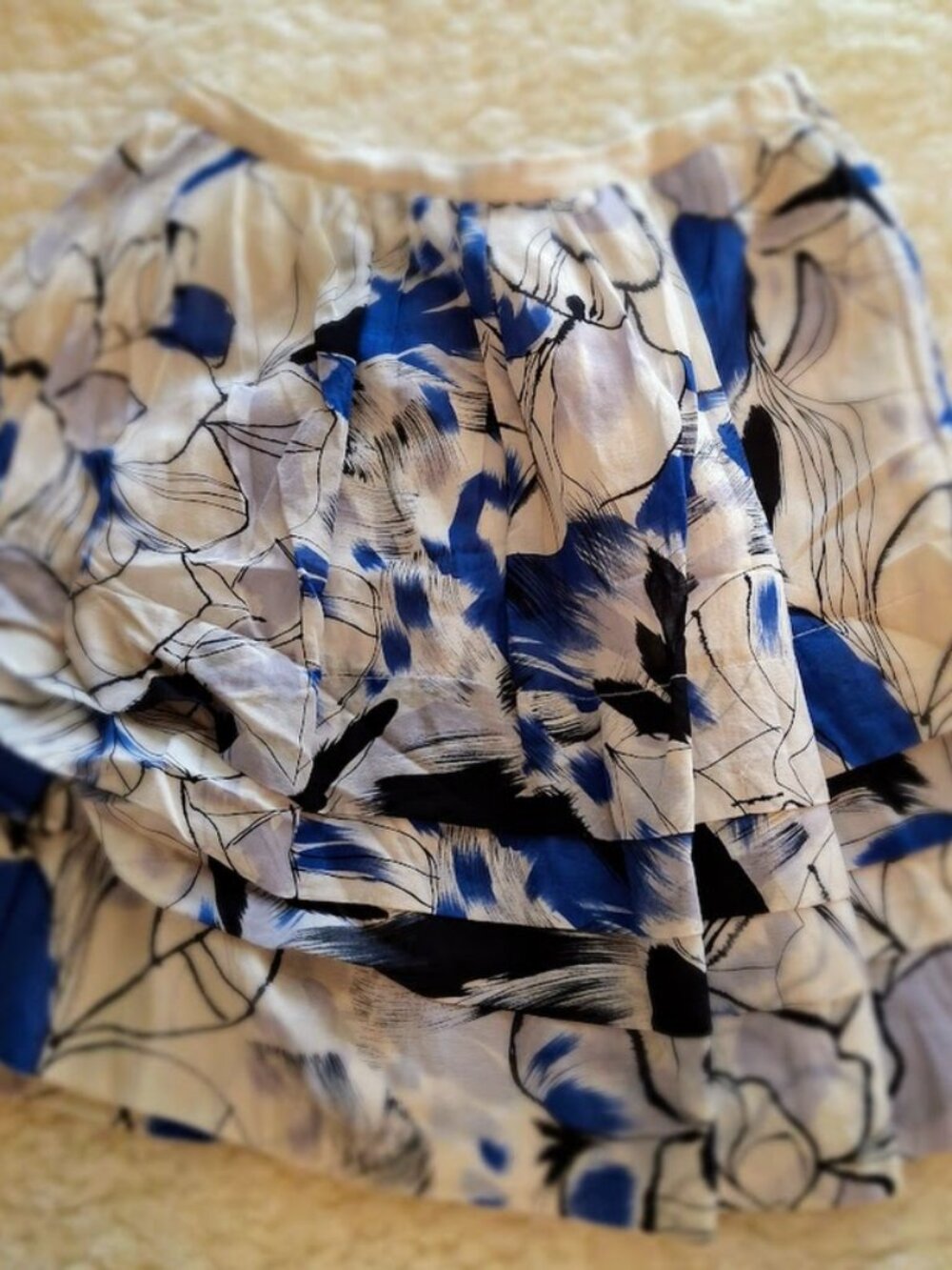 Club Monaco White, Blue & Gray Floral A-Line Mini Skirt – Size 2